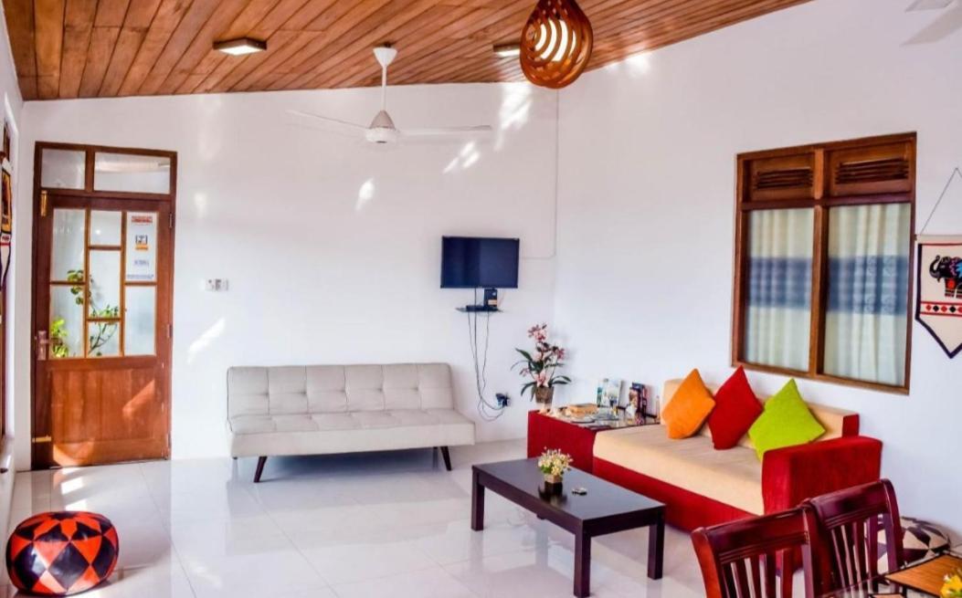 Saru Holiday Apartment - Up To 6 Guests Kandy Exteriér fotografie
