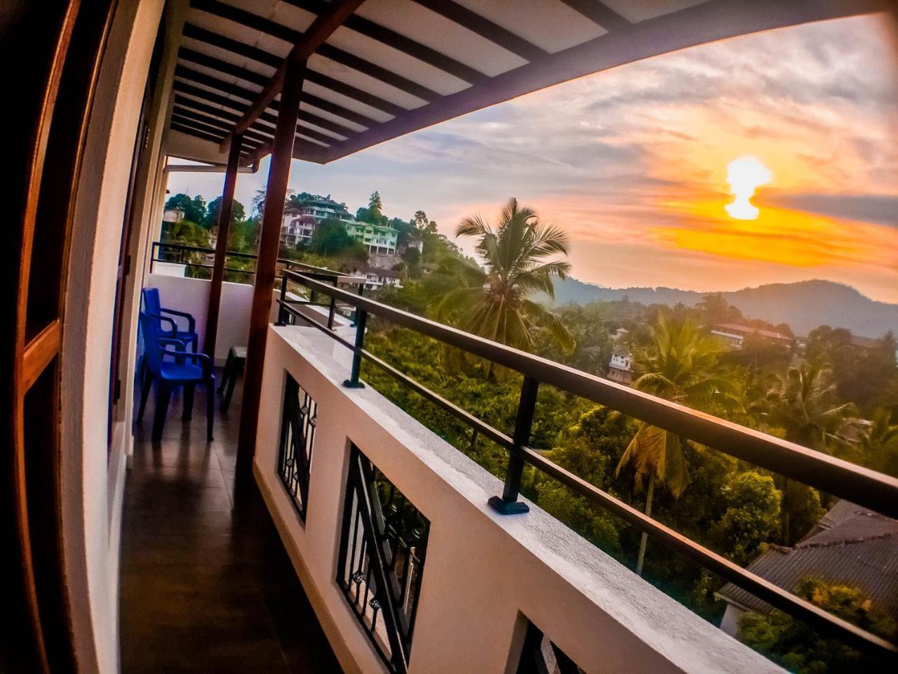 Saru Holiday Apartment - Up To 6 Guests Kandy Exteriér fotografie